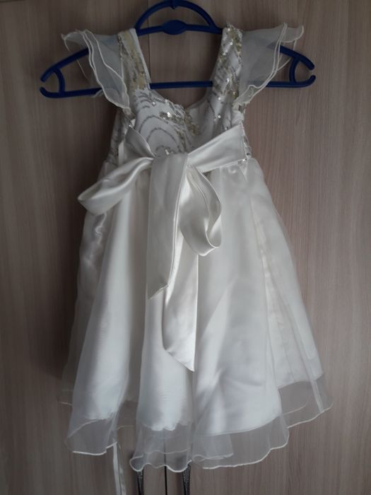 Продам платье детское. Производство Тайланд. Торг.