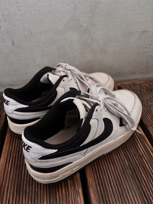 Маратонки Nike 38.5