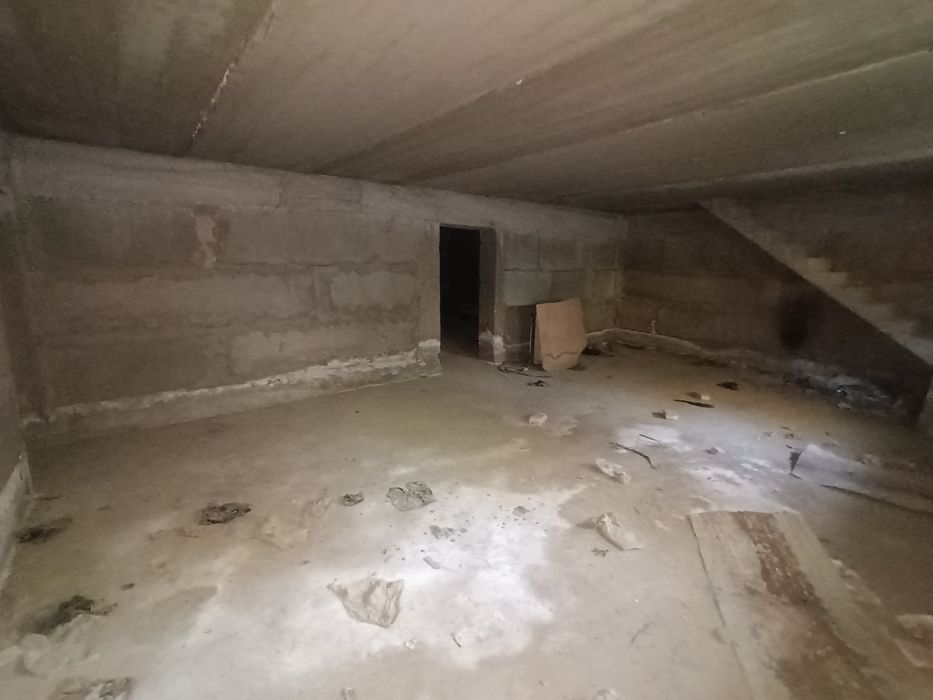 Каробка холатда уй сотилади