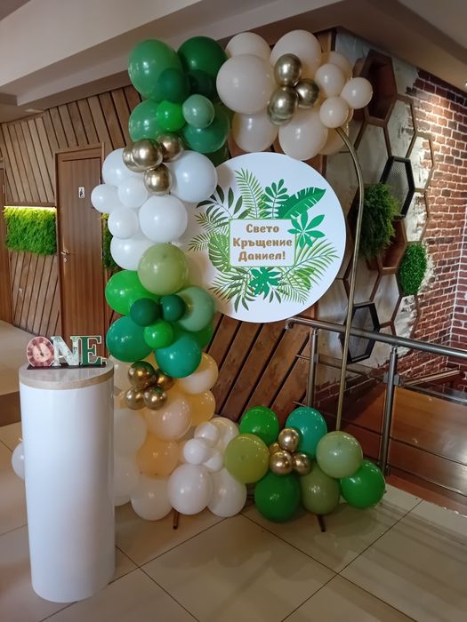 Украса с арка и балони