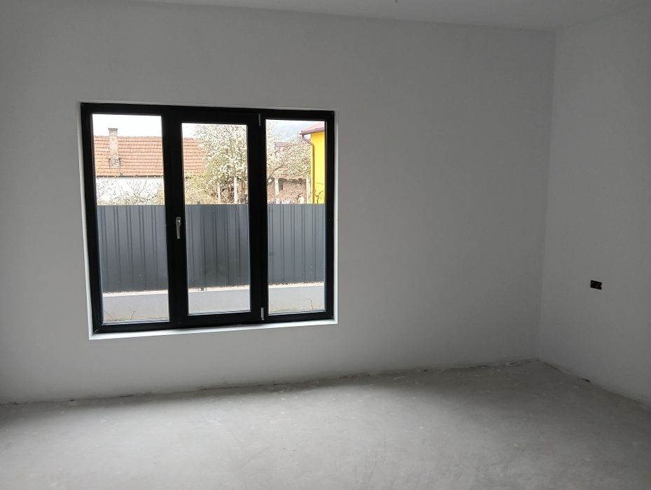 Apartament cu curte proprie str Alba iulia