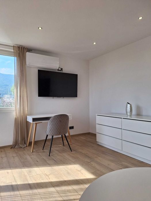 Дава се под наем Тристаен апартамент в София, Карпузица - 75 кв.м за 790 € - Снимка #2