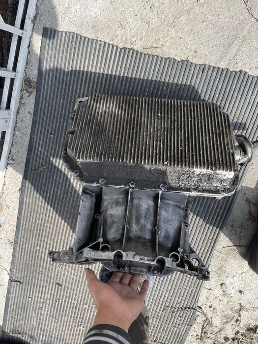 Поддон на ауди 100 с4 2,6 28