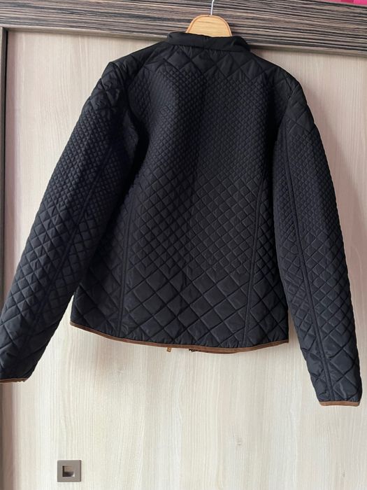 Продавам дамско преходно яке