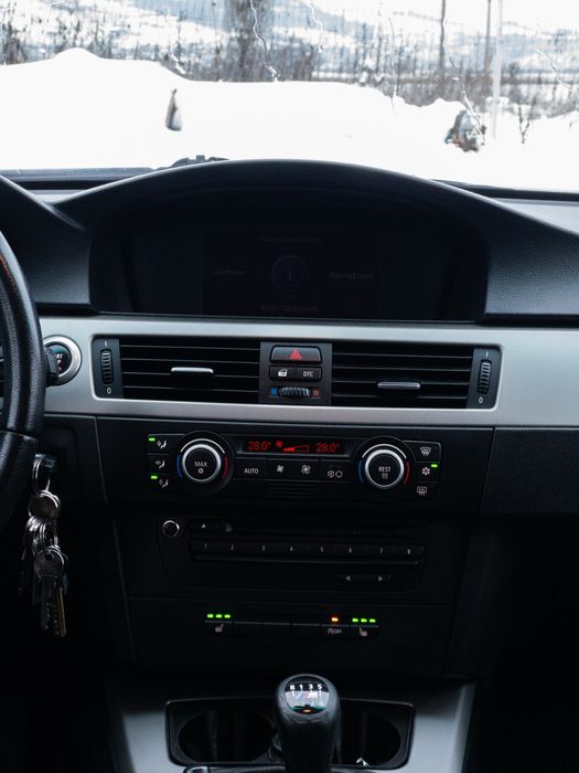 BMW 320D - diesel, manual