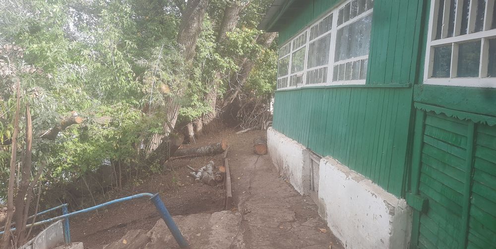 продам  (дачу, землю) 30 соток через речку