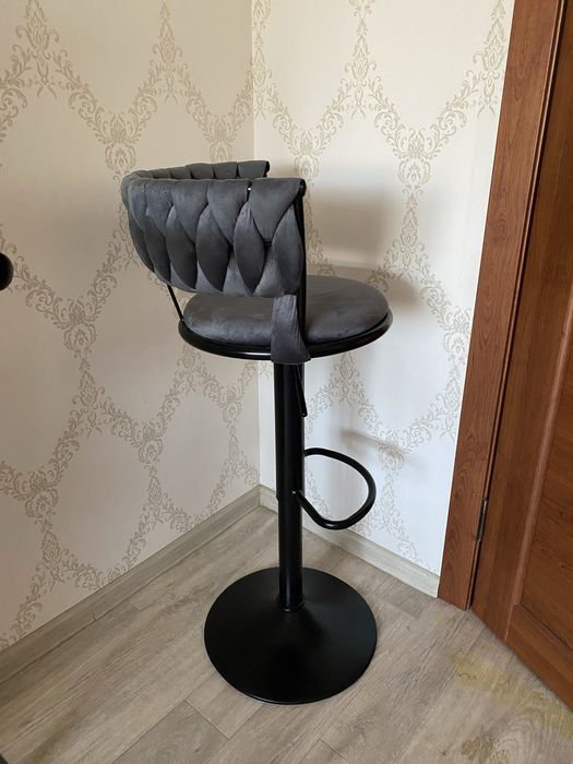 Продам Барный стул новое состояние
