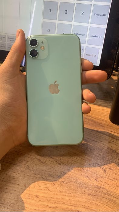 Айфон 11.
