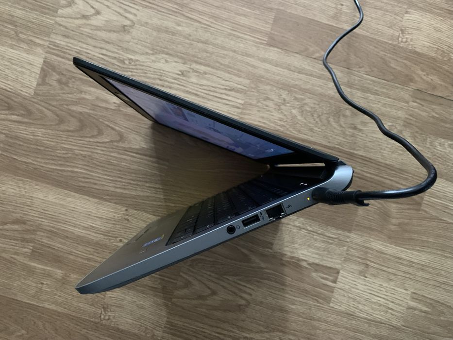 Laptop Hp ProBook Slim intel core i3,Display 14 led,Windows 10 Pro,SSD 130gb memorie,8gb ram,perfect functional cu incarcator