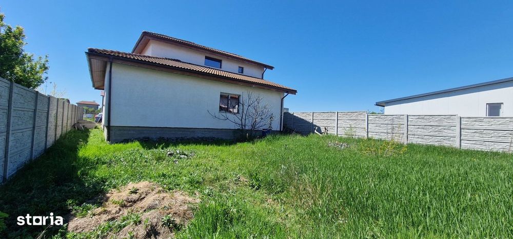 Vila P+1, zona linistita, pentru doua famili.