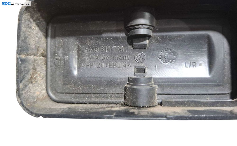 Grila Gura Grila Aer Ventilatie Aerisire Bord Stanga Volkswagen Golf 5 Plus 2004 - 2008 Cod 5M0819729 [L6403]