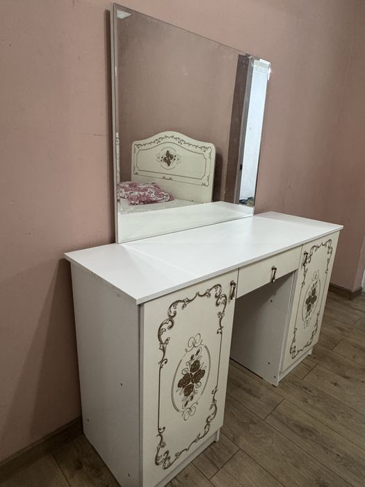 Туалетный столик, шкаф