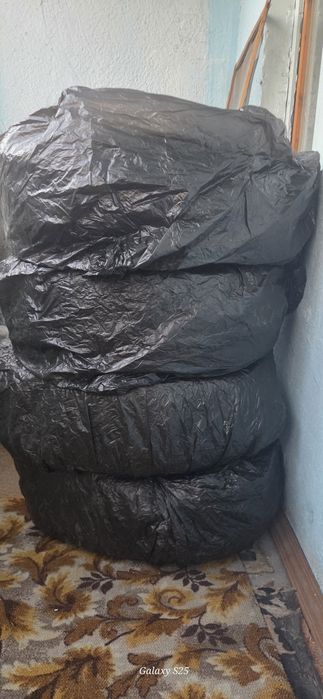 Продам зимнюю резину с дисками