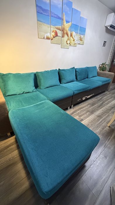 Диван състоящ се от три модула - троен и двоен диван + табуретка