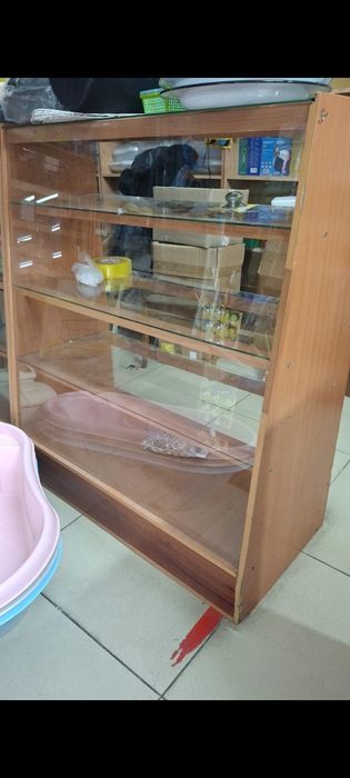 Продам срочно ветрины