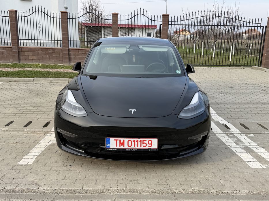 Tesla model 3 performance