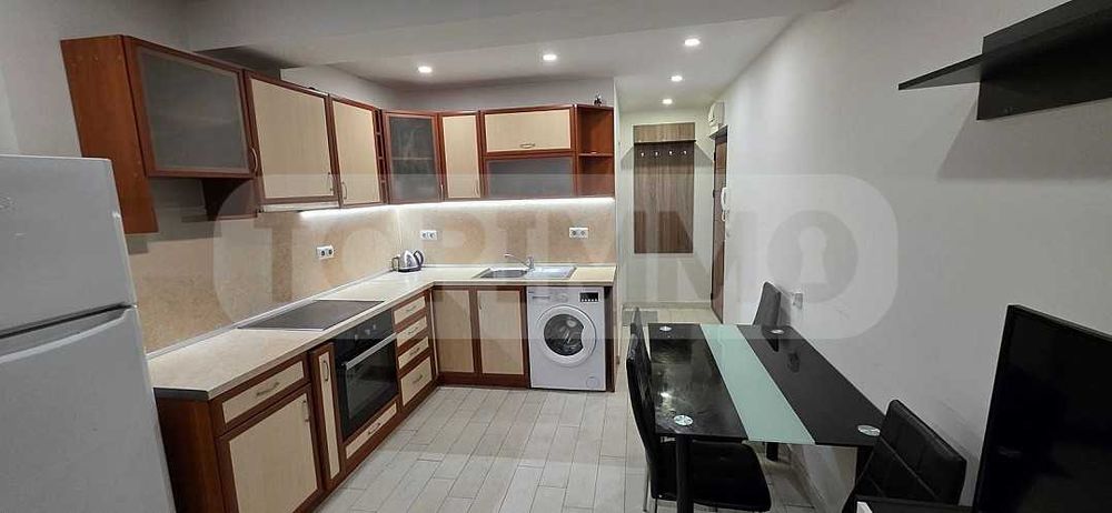 Дава се под наем Двустаен апартамент в Варна, Автогара - 70 кв.м за 398.82 € - Снимка #1
