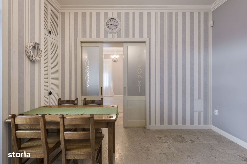 Apartament modern in vila, curte proprie, garaj, Centru