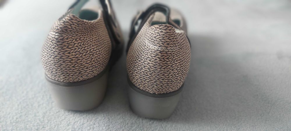 Pantofi comozi cu bareta Wolky