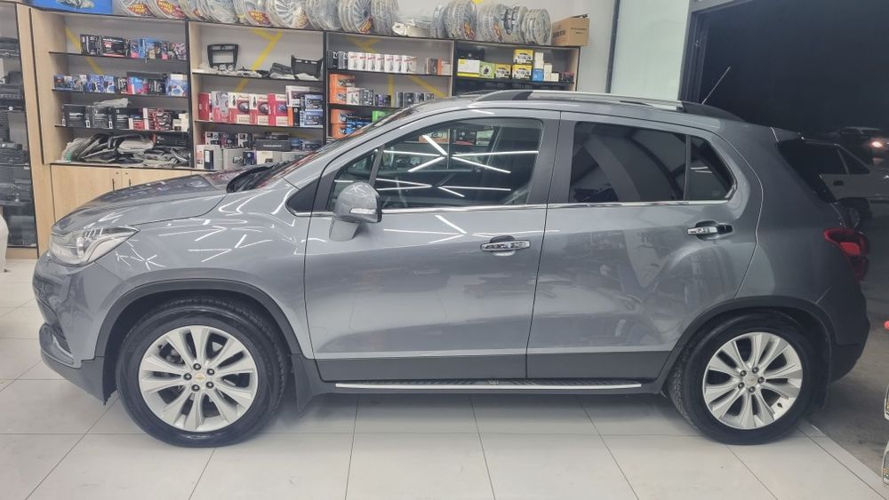 Tracker mashinasi sotiladi