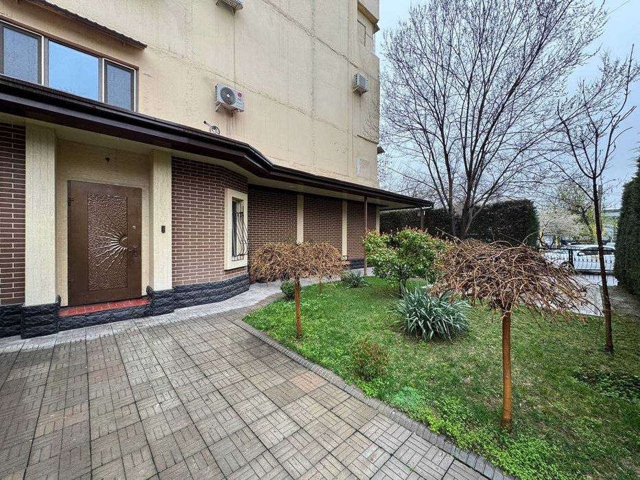 Продается Офис 101 м2, 1 этаж, Алайский, м. А.Кадыри (87648)