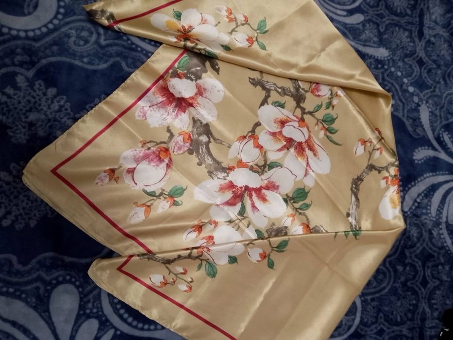 Batic satinat cu imprimeu floral