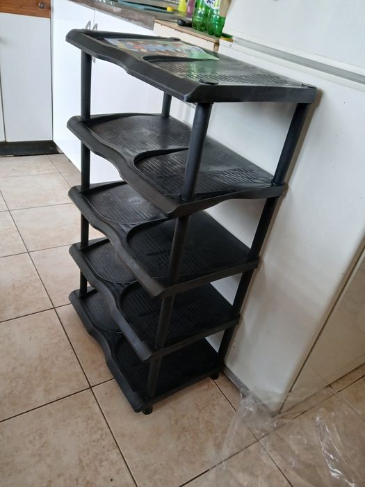 Пластмасов стелаж за обувки