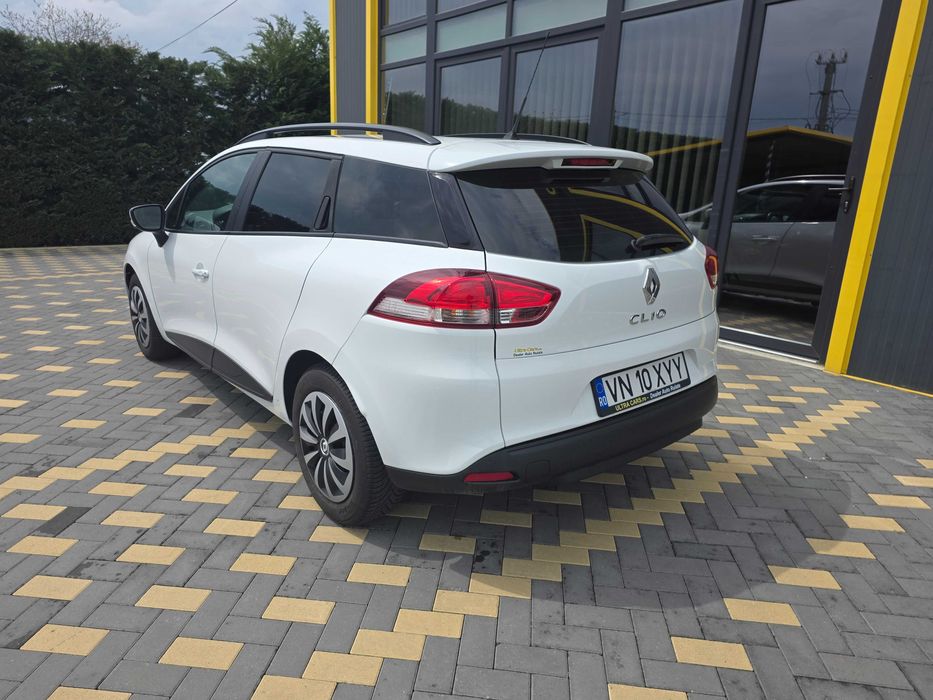 Inchirieri Auto Focsani - Renault Clio Combi - de la 110 lei