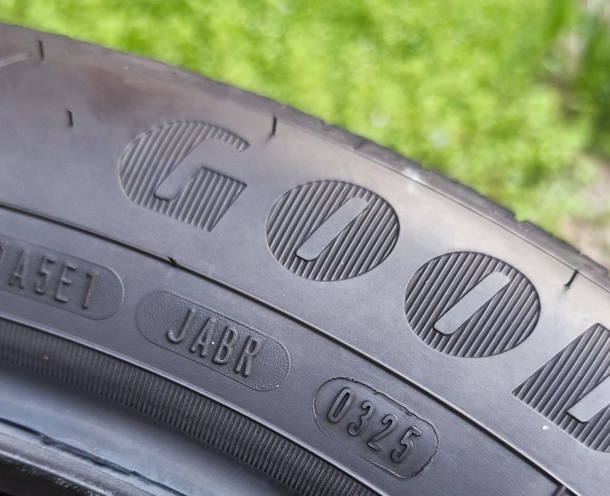 Летние шины Goodyear efficient grip performance r17