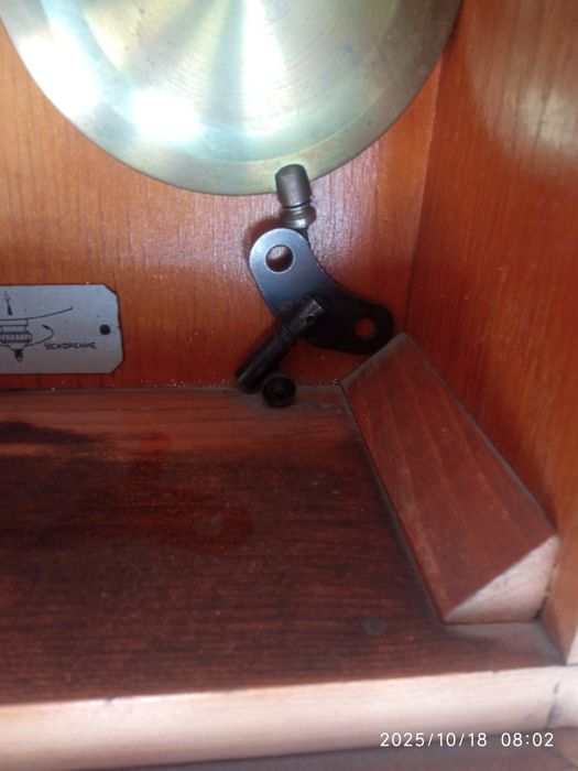 Продам часы настеные