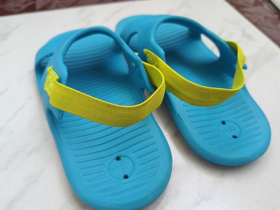 Детски джапанки с ластик от Decathlon, номер 29 и 30