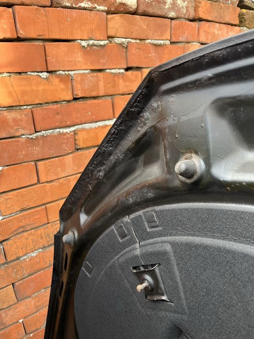 Преден капак за VW Passat B7 черен