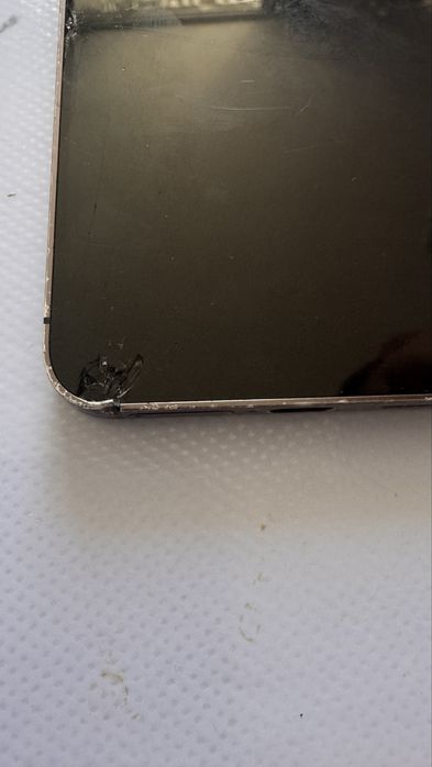 Samsung s24 256/8