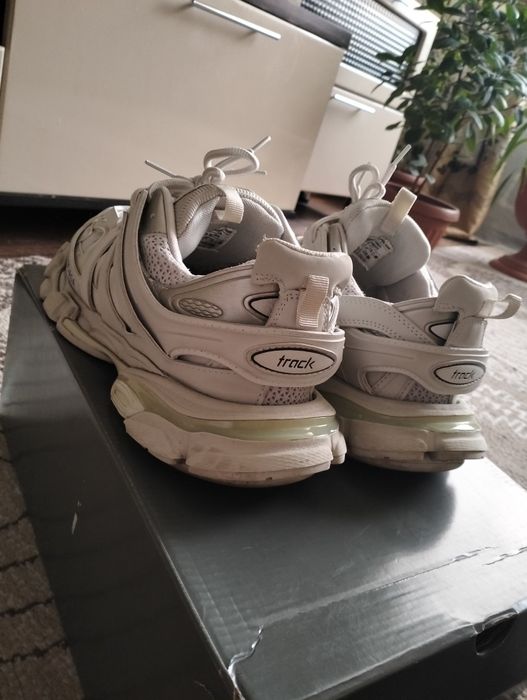Balenciaga track 1