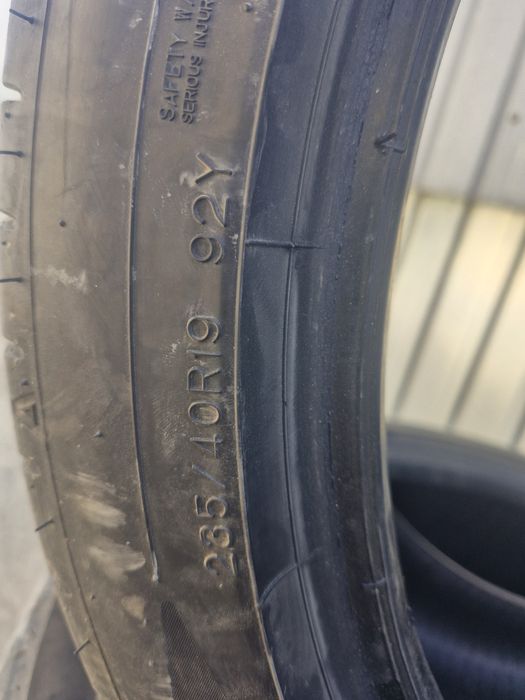 Летние шины размер 235/40/19 Dunlop
