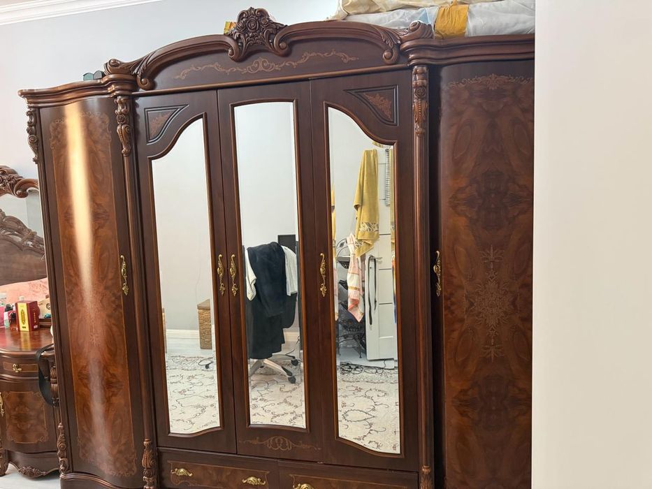 Продаю гарнитур для спальни