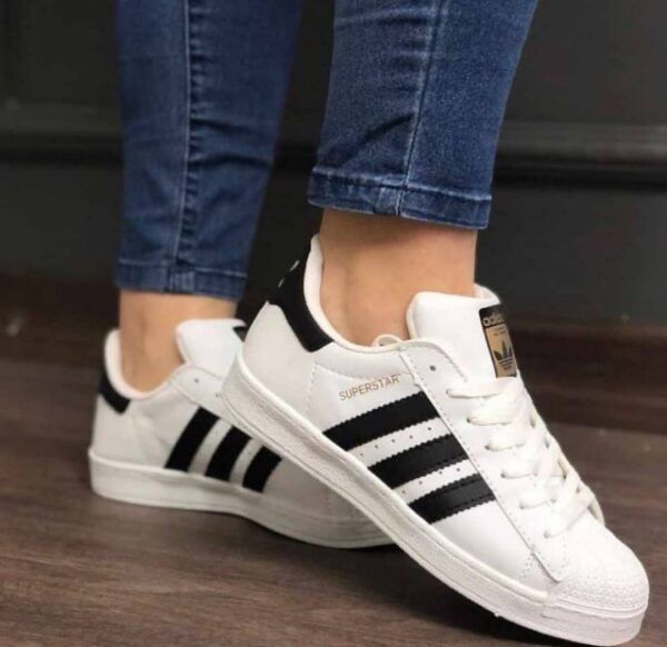 Налични Adidas Superstar Дамски Маратонки