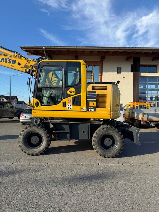 Excavator pe pneuri Komatsu PW148-10 2017