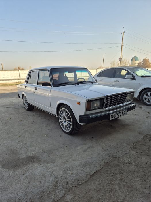 Vaz 2107 sotiladi 2008