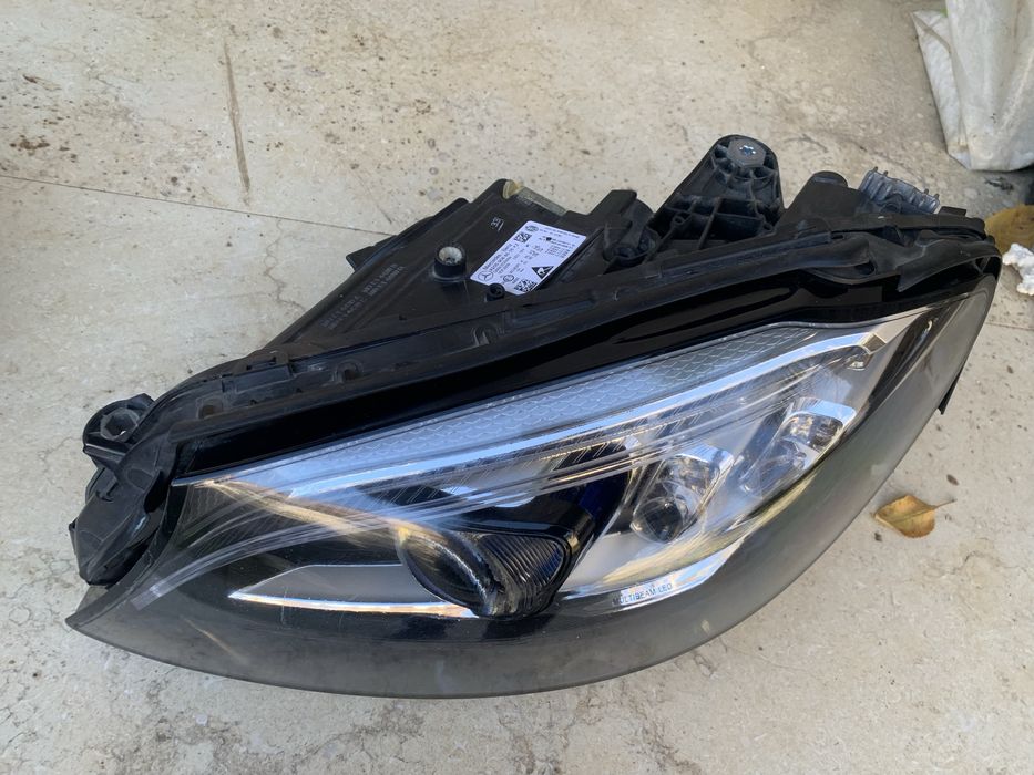 Far Mercedes c class w205 partea stanga