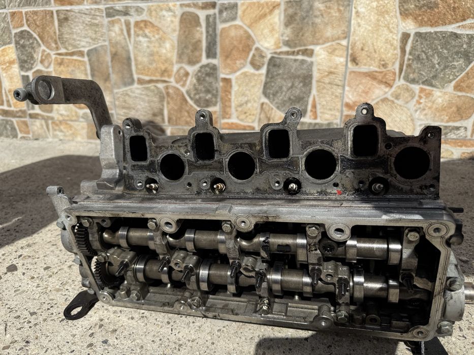 Глава за Audi Q5 и за Volkswagen + имам горен капак и долен картер