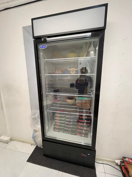 Холодильник витринный