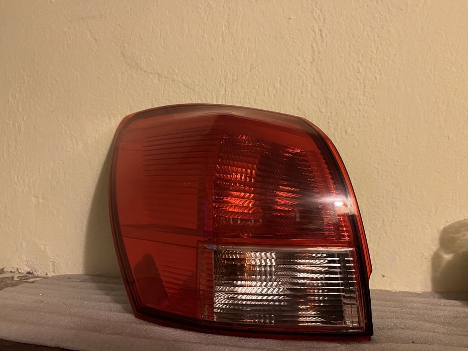 Ляв външен стоп Nissan Qashqai J10