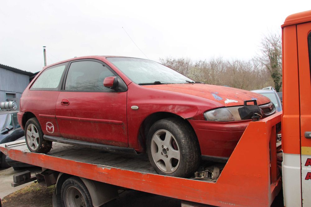 Мазда  323 F 2.0 DIТD   - само на части Mazda 323