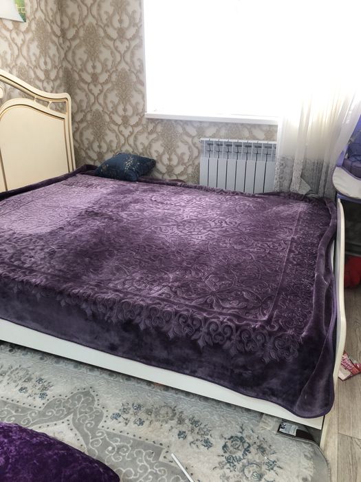 двухспальная кровать