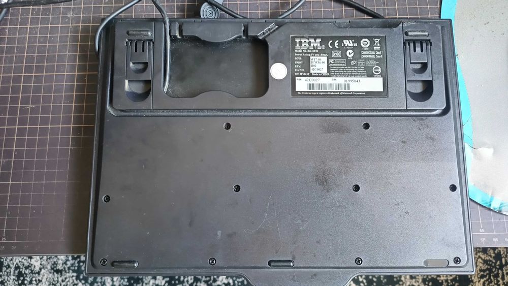 IBM PS/2 Travel Keyboard with UltraNav (SK-8840)