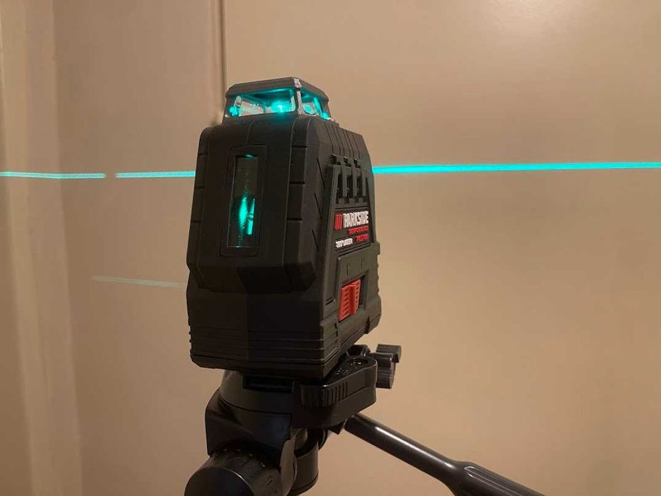 Нов зелен лазерен нивелир Парксайд Parkside внос от Германия с тринога