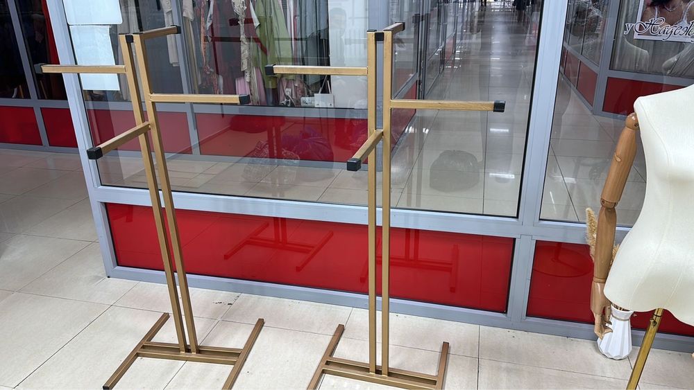 продам стойки для одежды