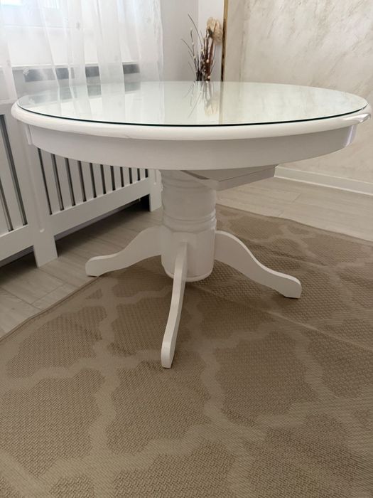 Masa  alba rotunda extensibile, din lemn