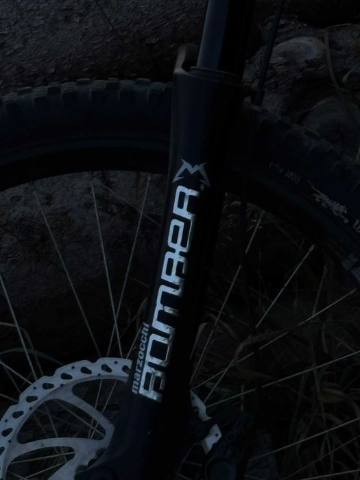 Bicicleta Freeride Downhill Kona Stinky